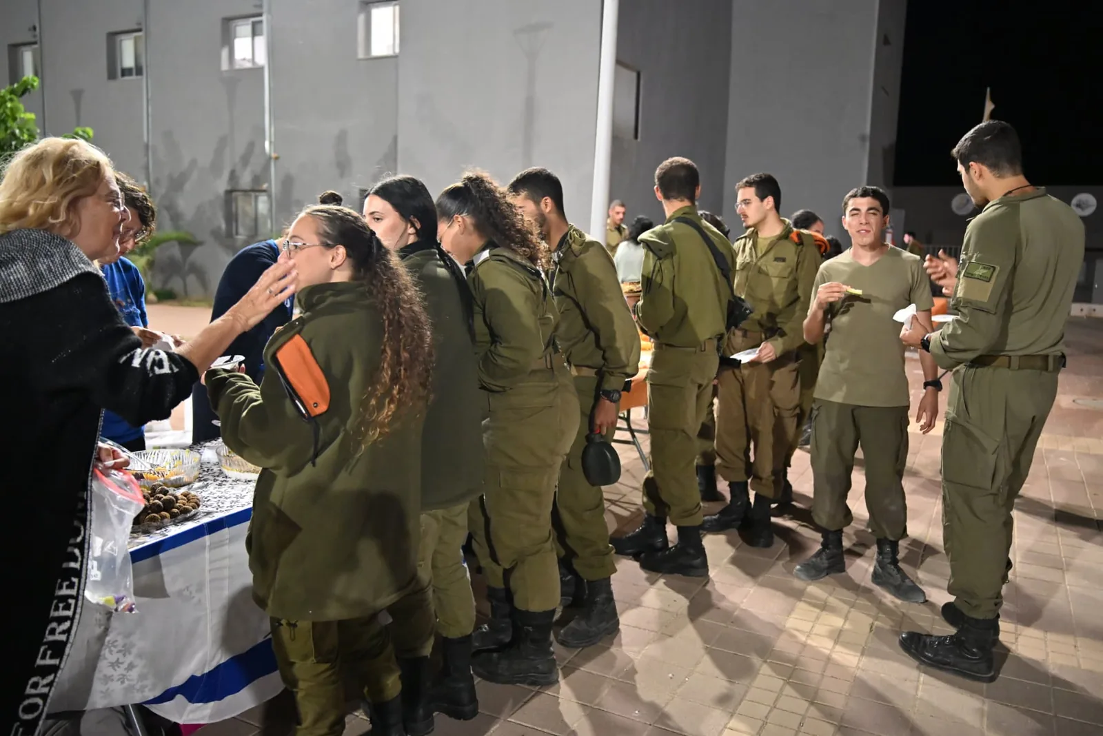 Soldiers enjoying refreshments at the appreciation evening