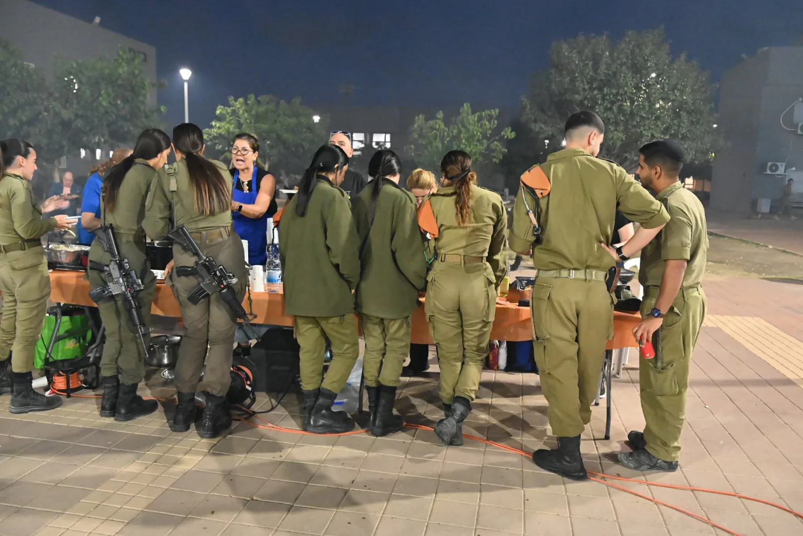 Soldiers and volunteers together at the appreciation evening